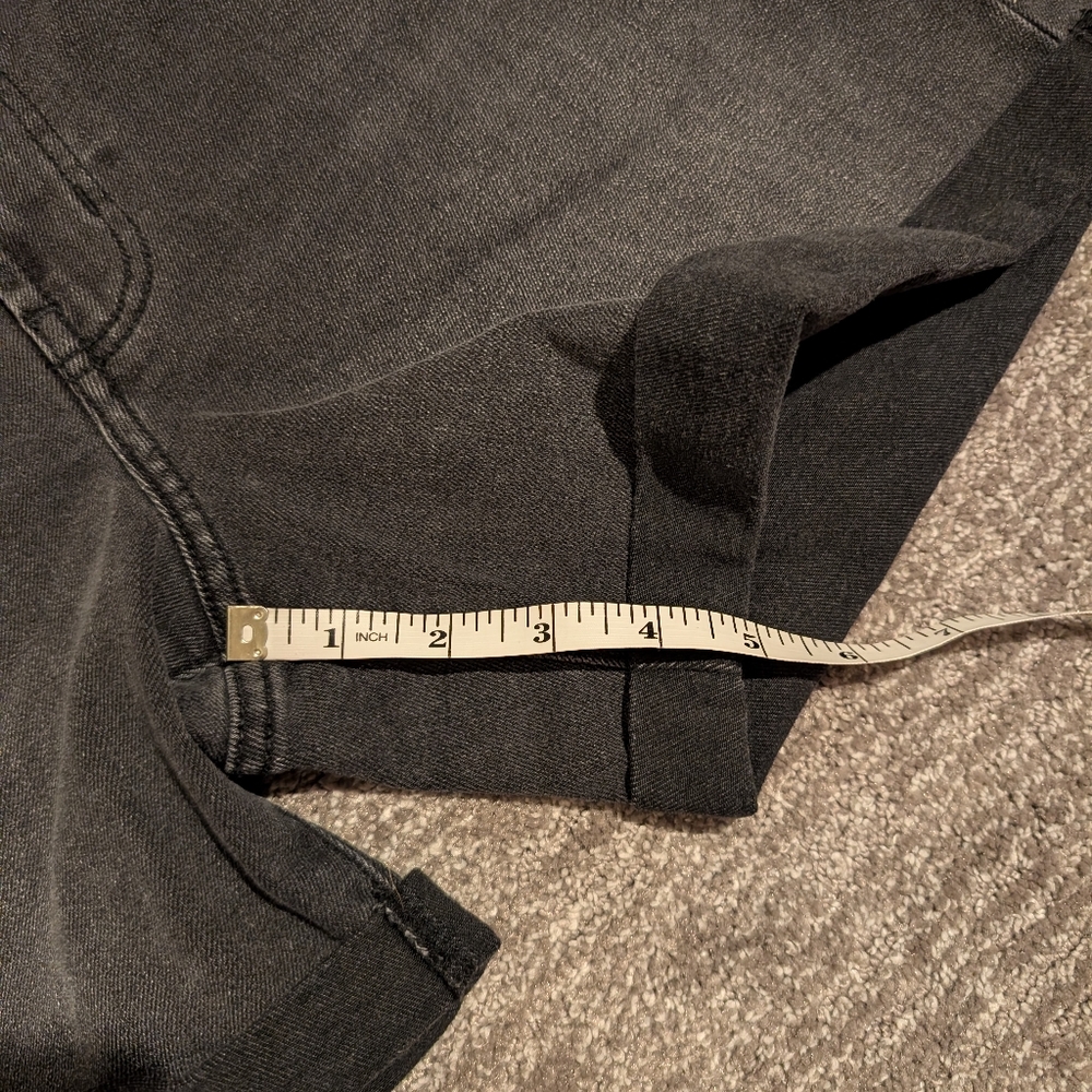 Old Navy Women's Black Cuffed Jean Shorts - 12 - Picture 8 of 8